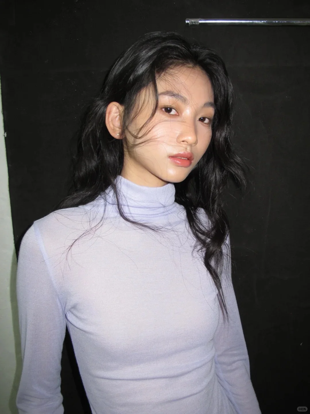 看看美女的右脸