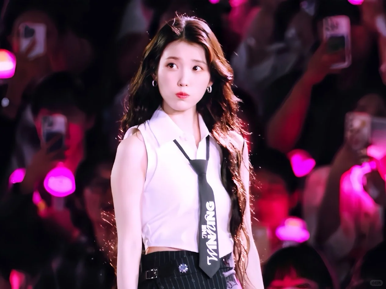 IU 横屏壁纸 💗