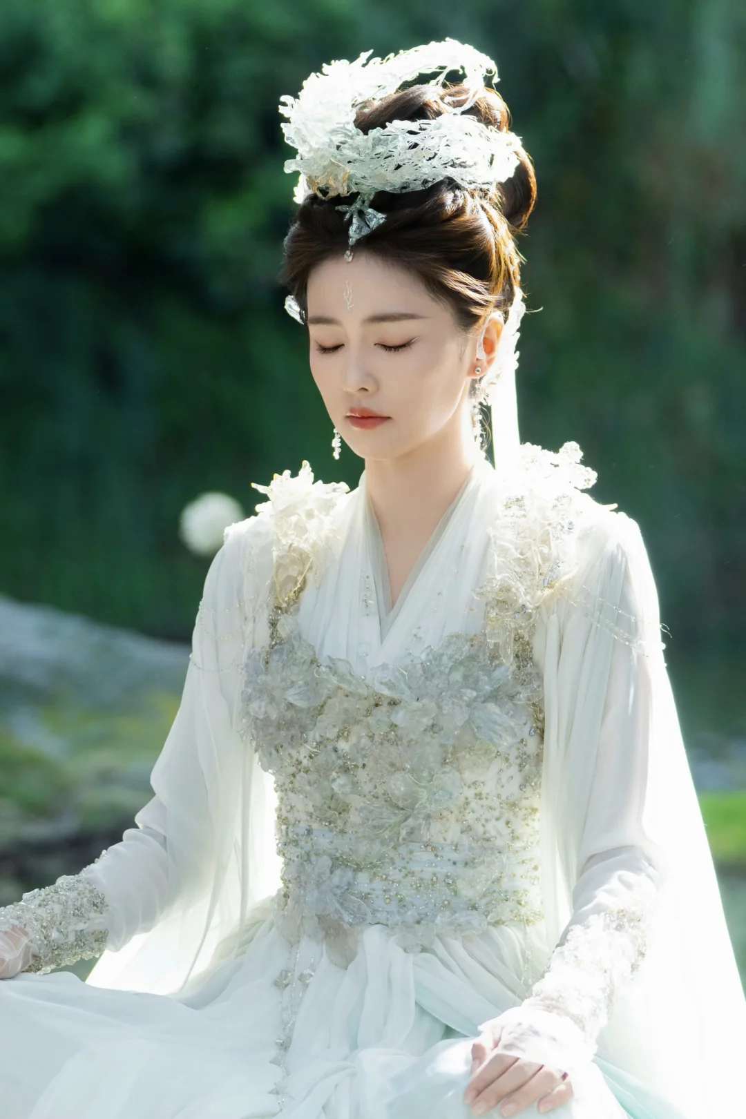 临江仙｜花如月白青色战甲纱裙造型