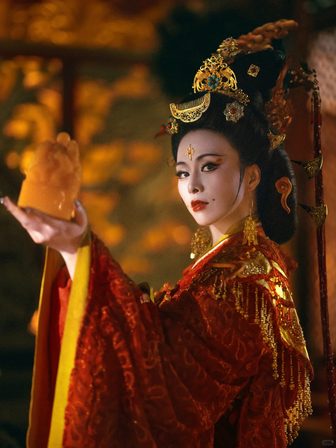 “从今而后，本宫就是天！”