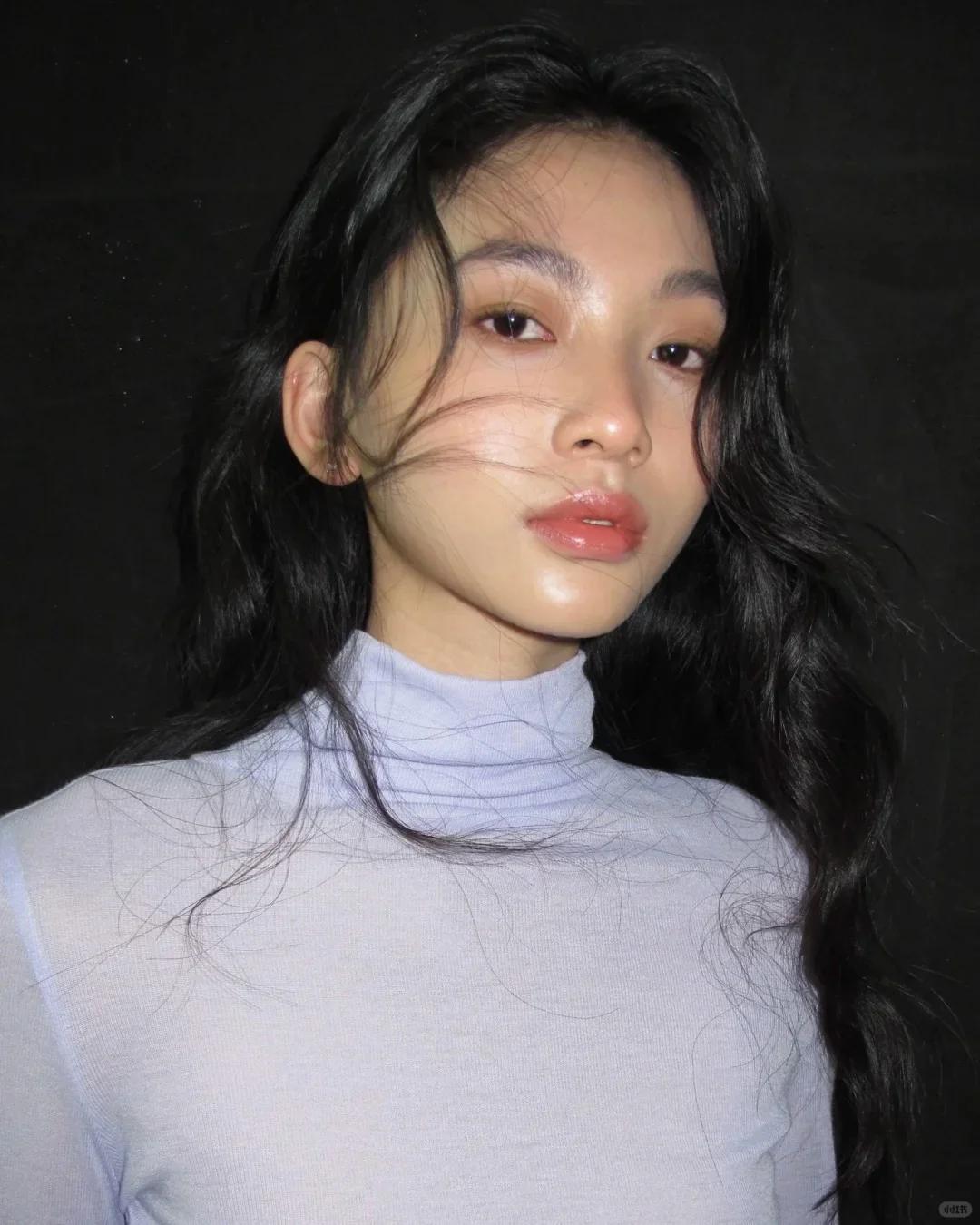 看看美女的右脸