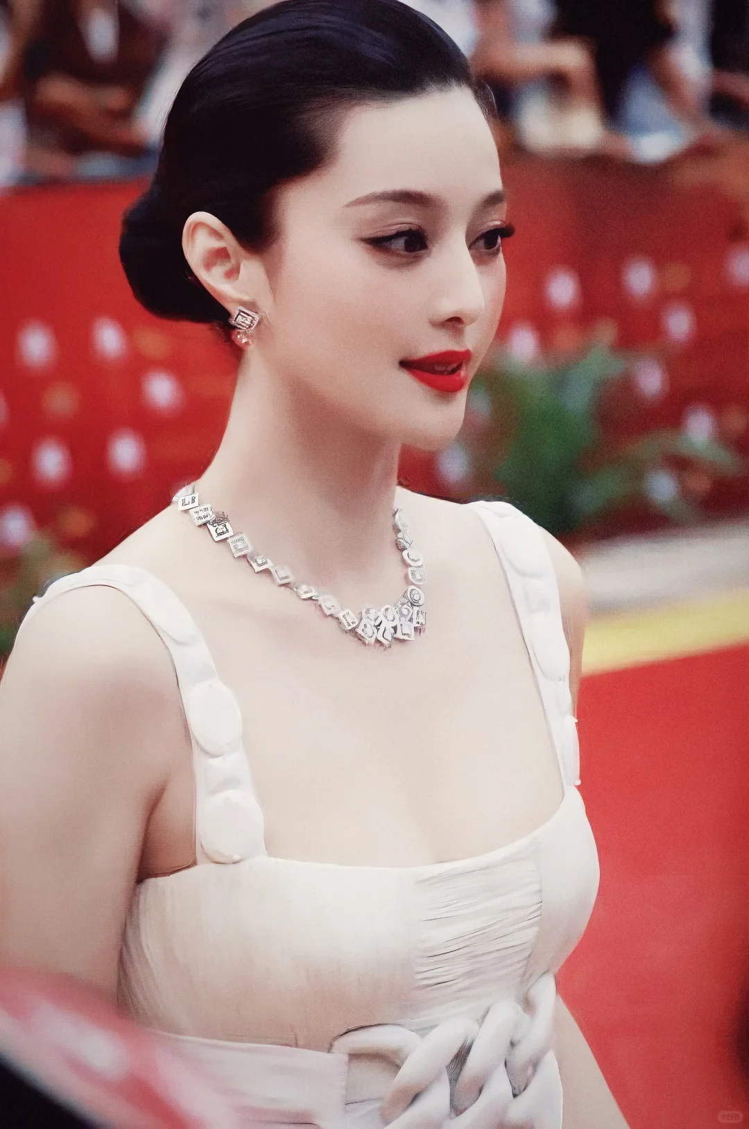 此女浑身上下无一处不美