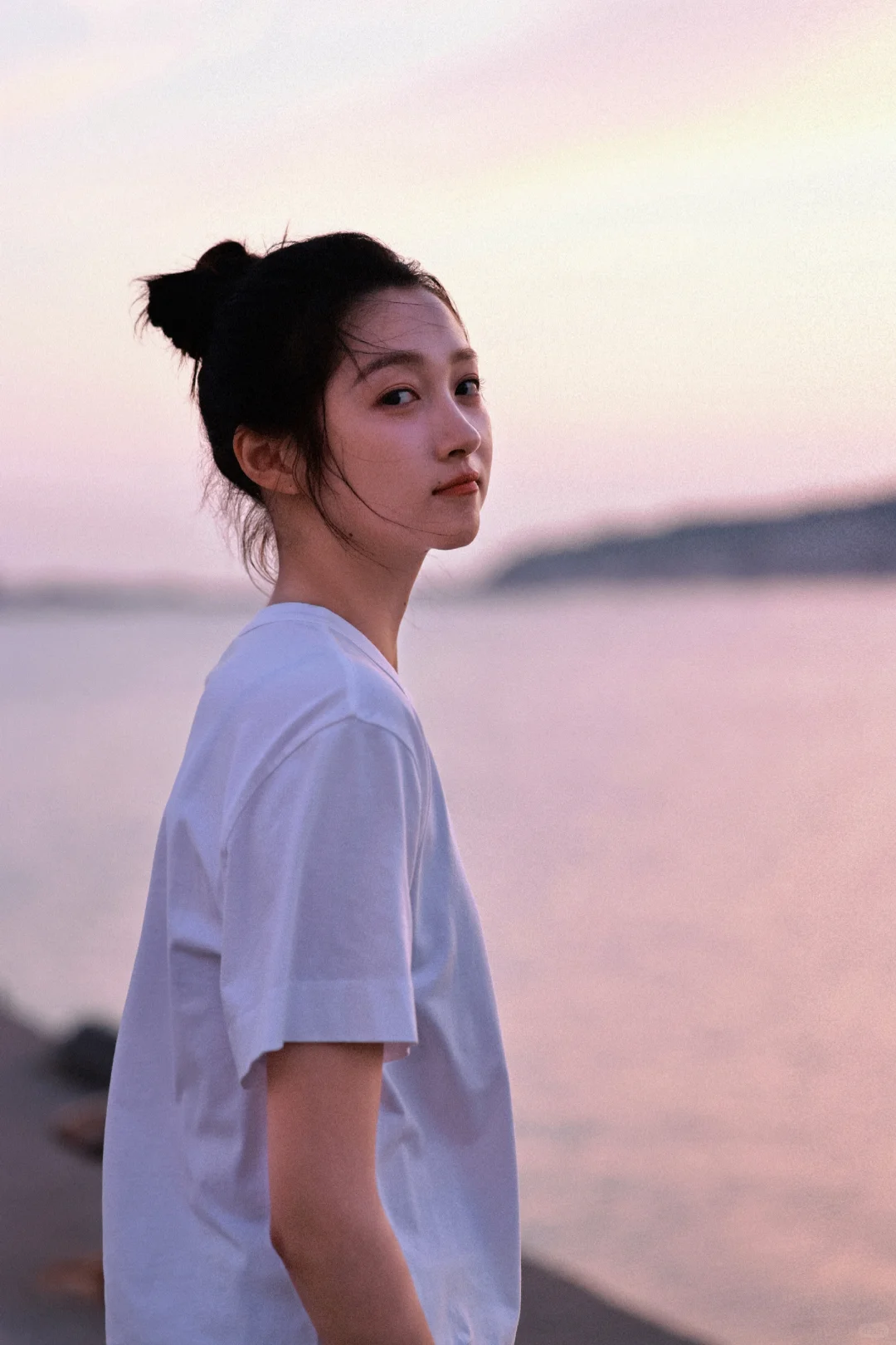 关晓彤， 美丽大方，尽显美人魅力