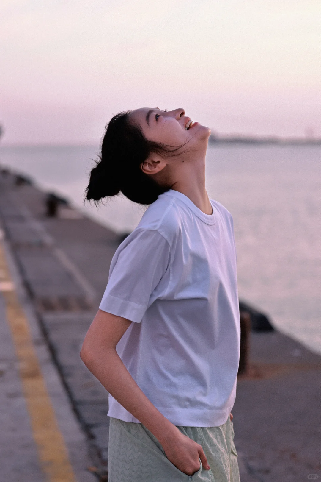 关晓彤， 美丽大方，尽显美人魅力