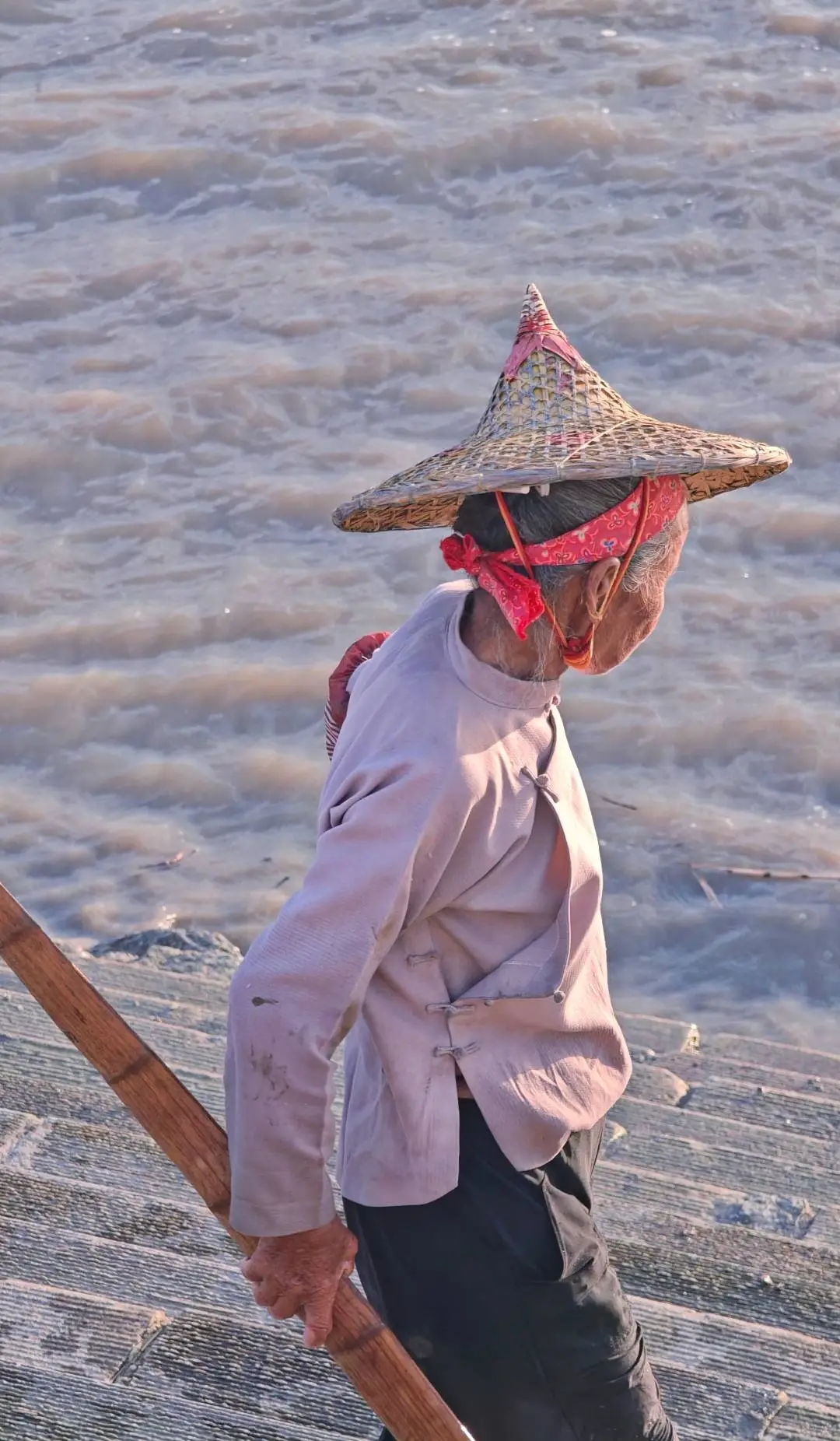 泉州｜蟳埔不止有簪花，还有辛勤的阿嬷！