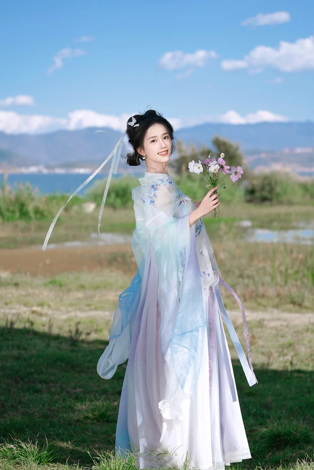 当风穿过盏中镂雕，我尝到了夏天的清甜