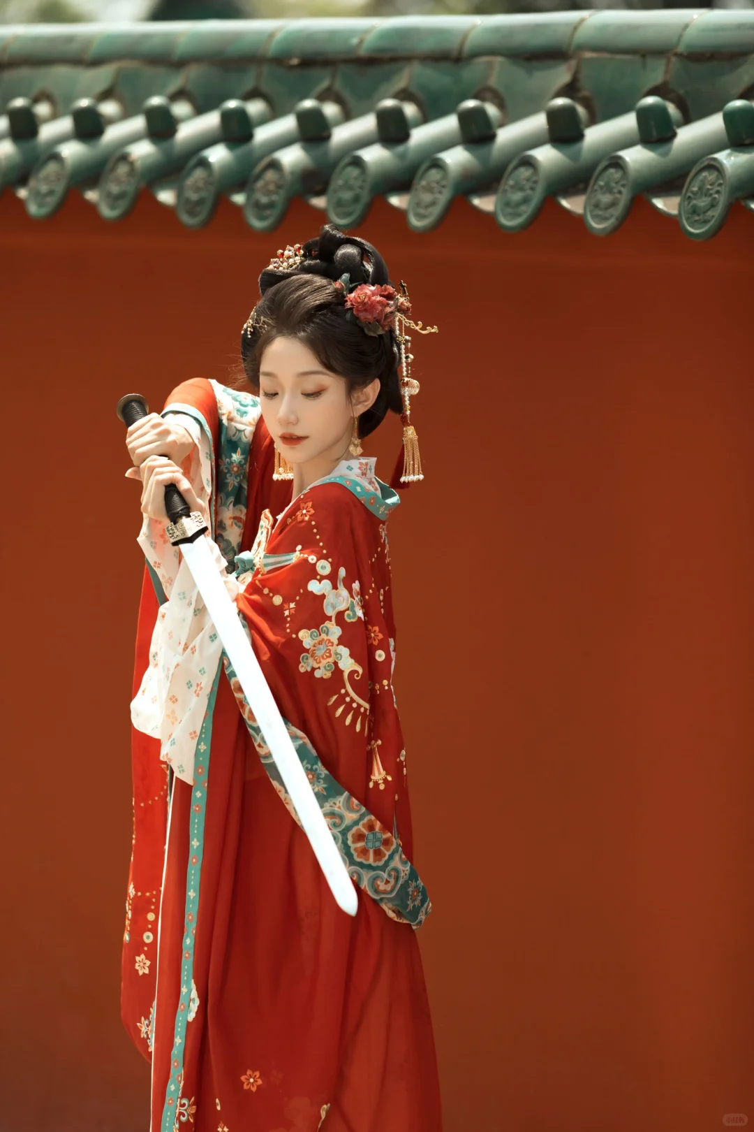 “追风赶月莫停留， 平芜荒处是春山”