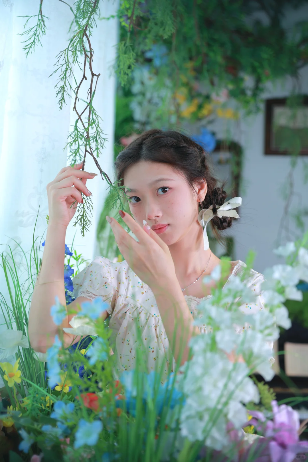 莫奈花园里的纯欲少女