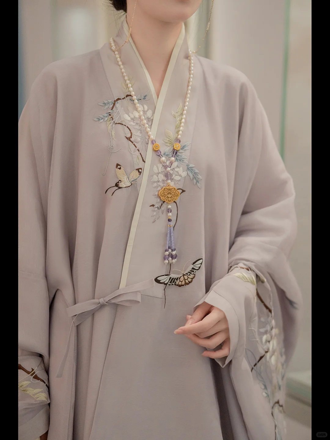 汉服看展｜谁心如霜雪，曾有明月来相照