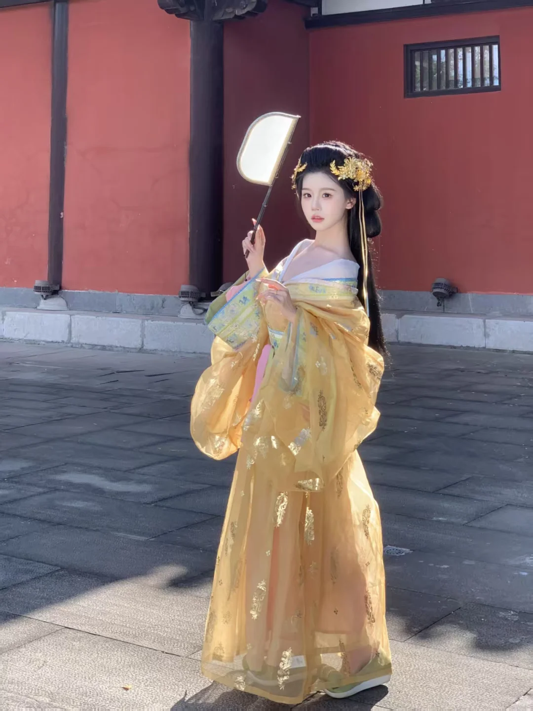 琥珀色的秋天，浅浅的汉服～