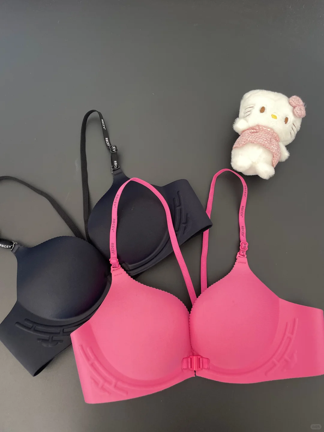 之前不懂前扣香,宽间距 + 圆盘胸也能有沟