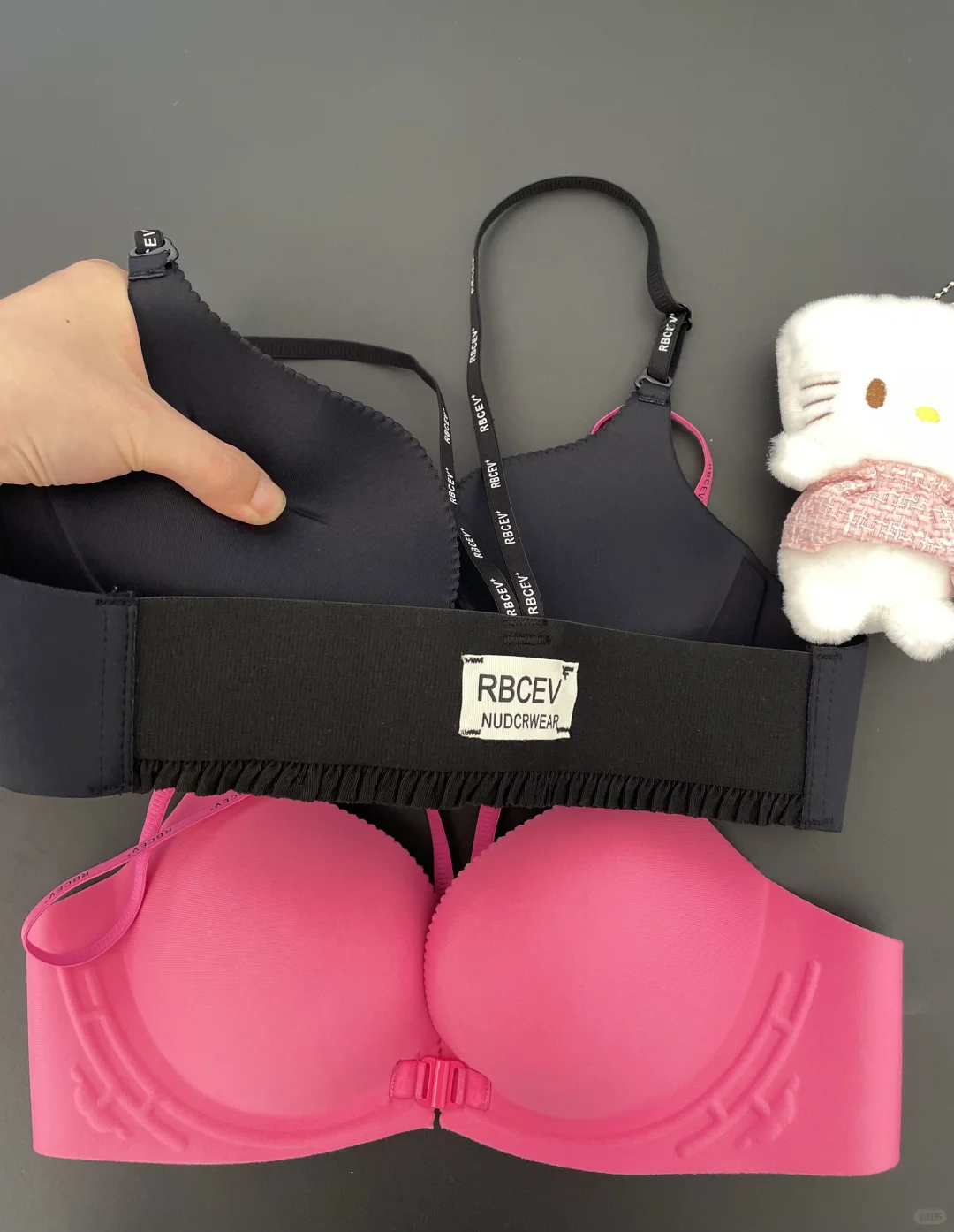 之前不懂前扣香,宽间距 + 圆盘胸也能有沟