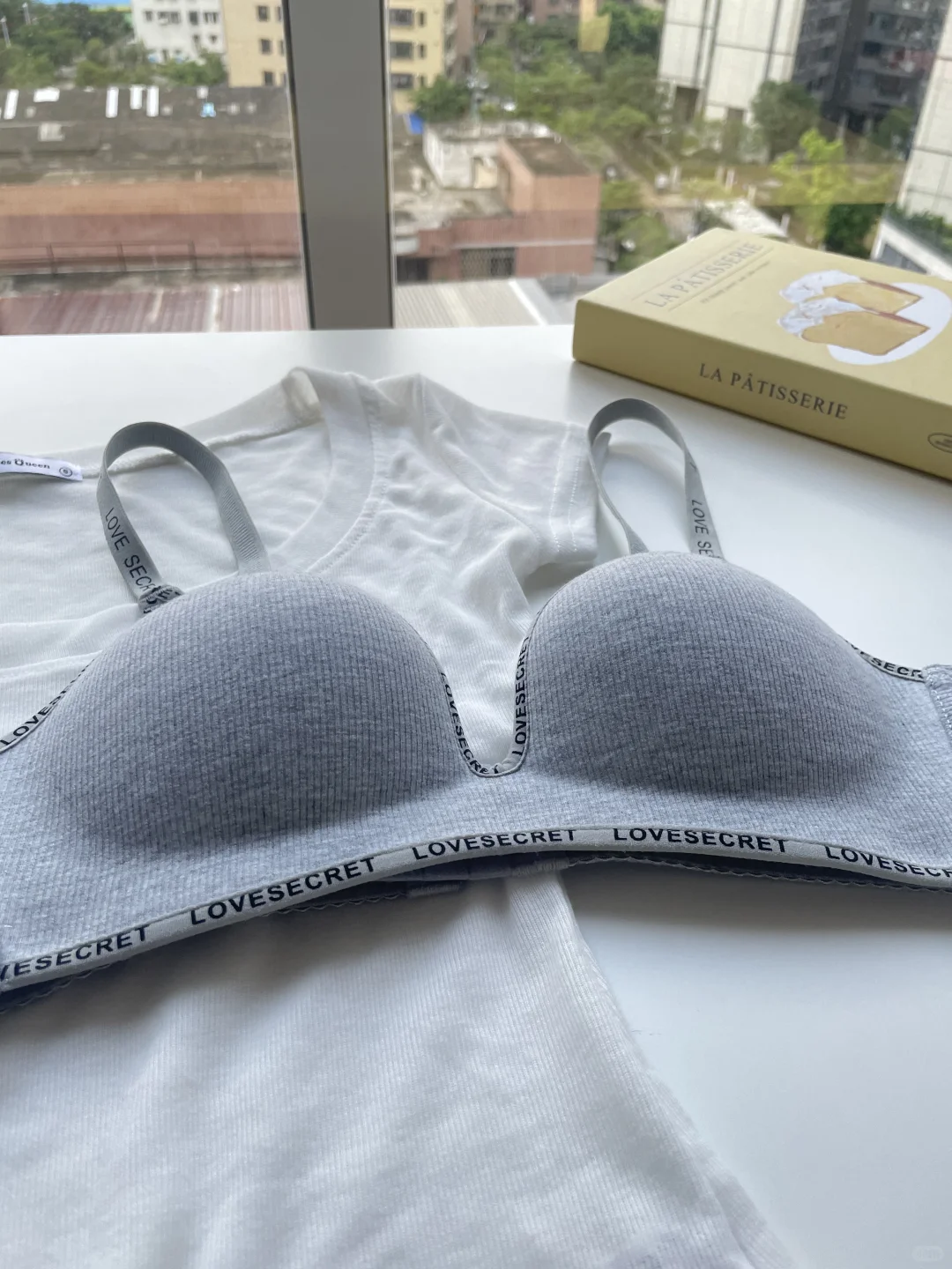 04宽间距+圆盘胸女大爆沟沟小心机（后续！）