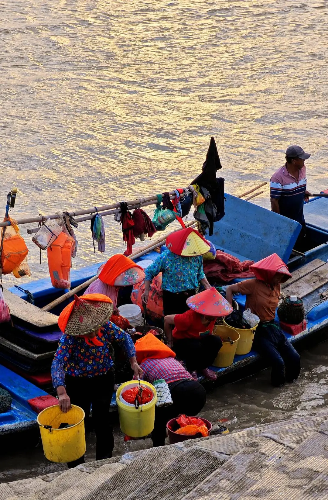泉州｜蟳埔不止有簪花，还有辛勤的阿嬷！