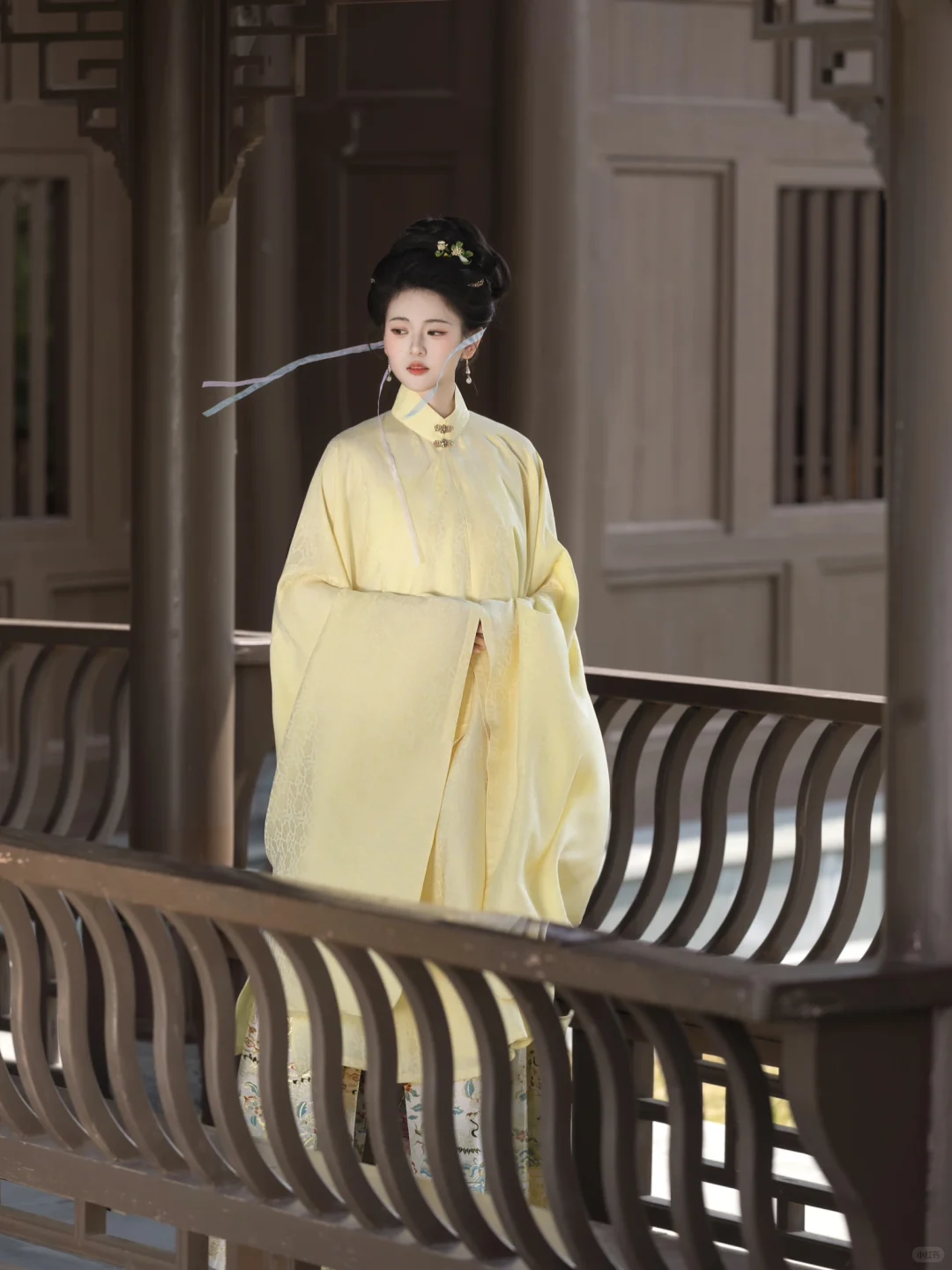 我虽生于泥沼，但心向光明。