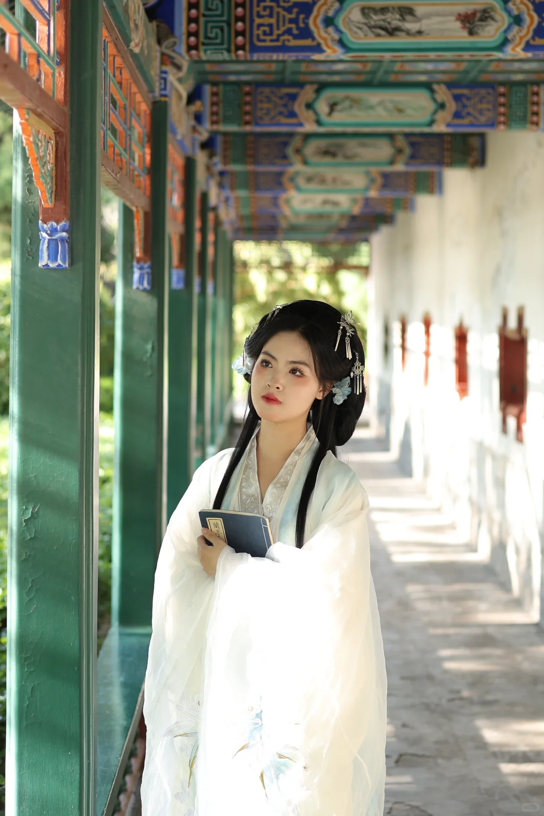 白露降，寒蝉鸣。汉服小姐姐登场！
