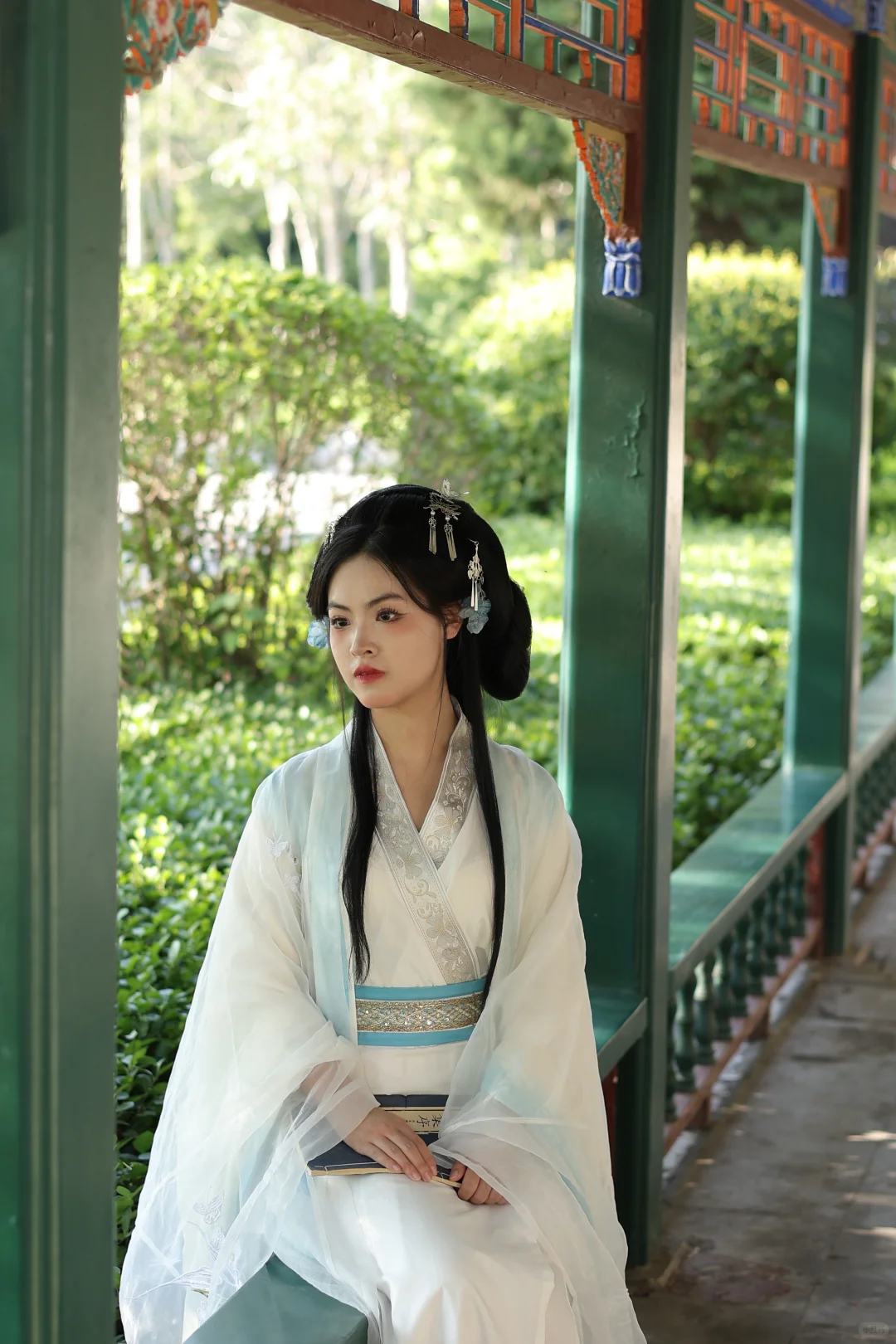 白露降，寒蝉鸣。汉服小姐姐登场！