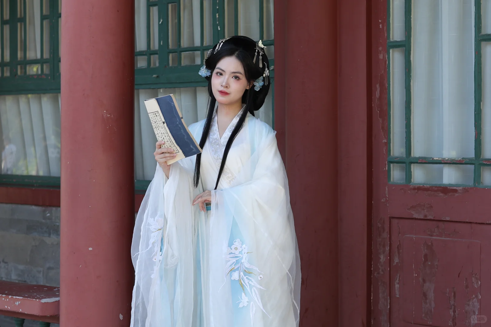 白露降，寒蝉鸣。汉服小姐姐登场！
