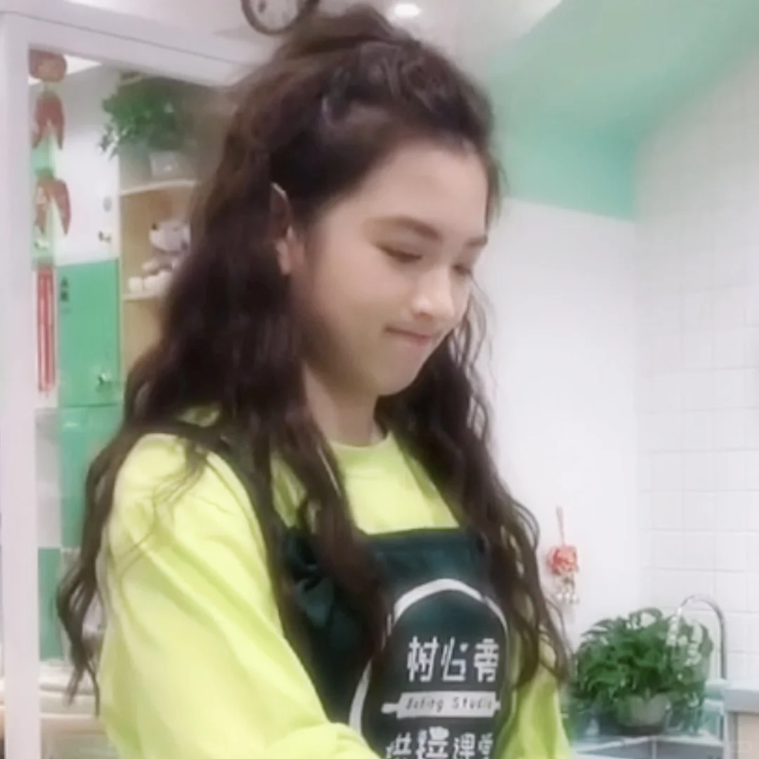 代露娃早期也太萌了吧