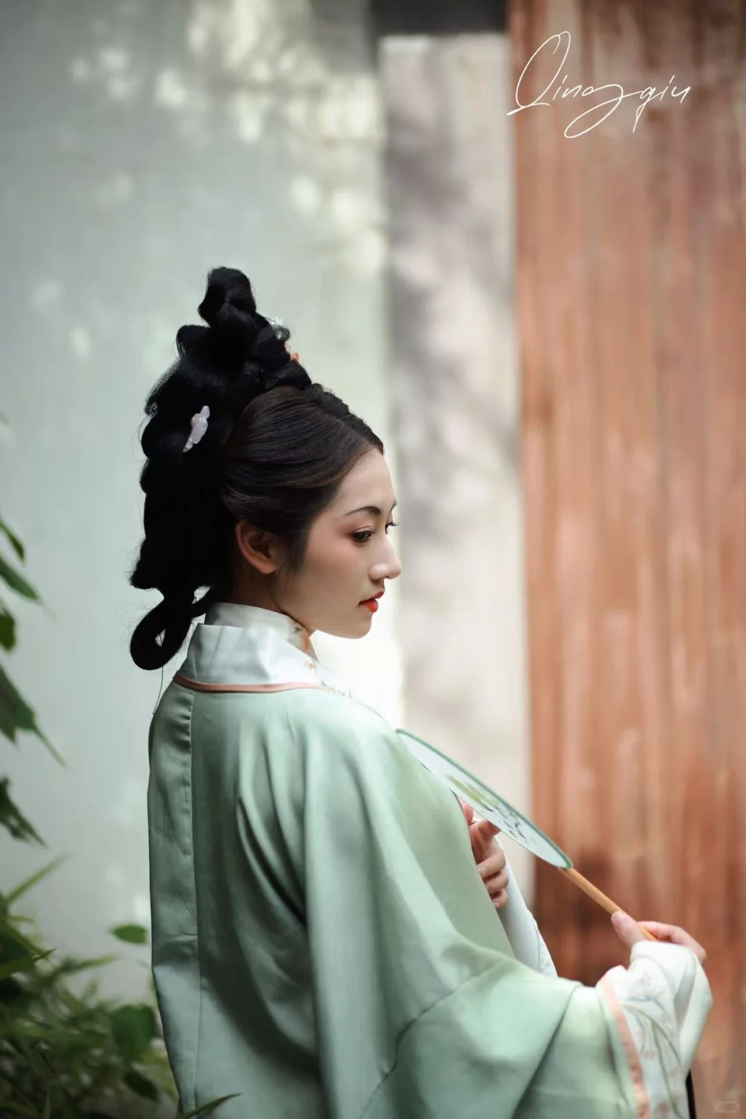 入我眉梢，绝我心肠～汉服妆造