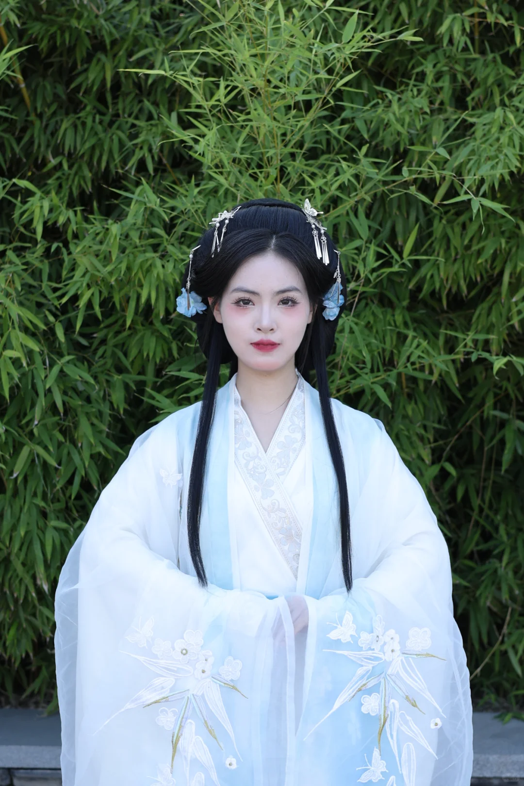 白露降，寒蝉鸣。汉服小姐姐登场！