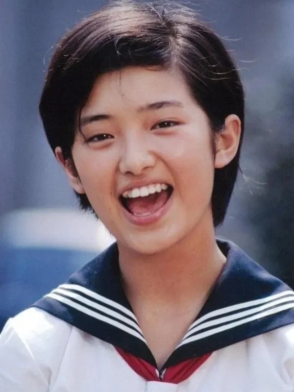 山口百惠幼态化至美面容分析
