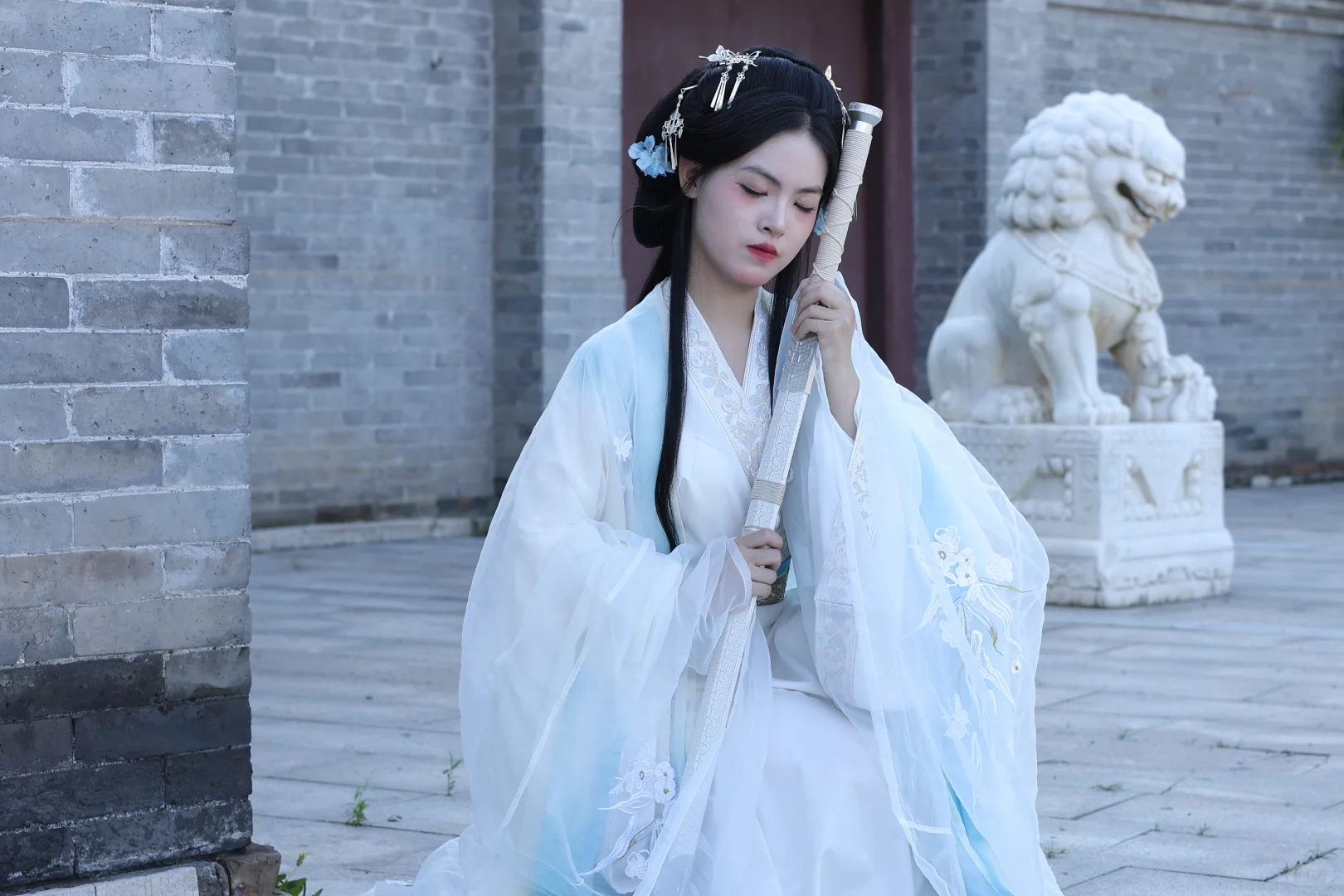 白露降，寒蝉鸣。汉服小姐姐登场！