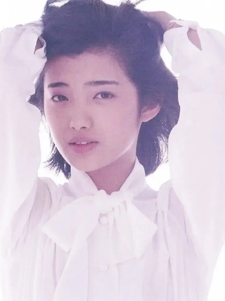 山口百惠幼态化至美面容分析