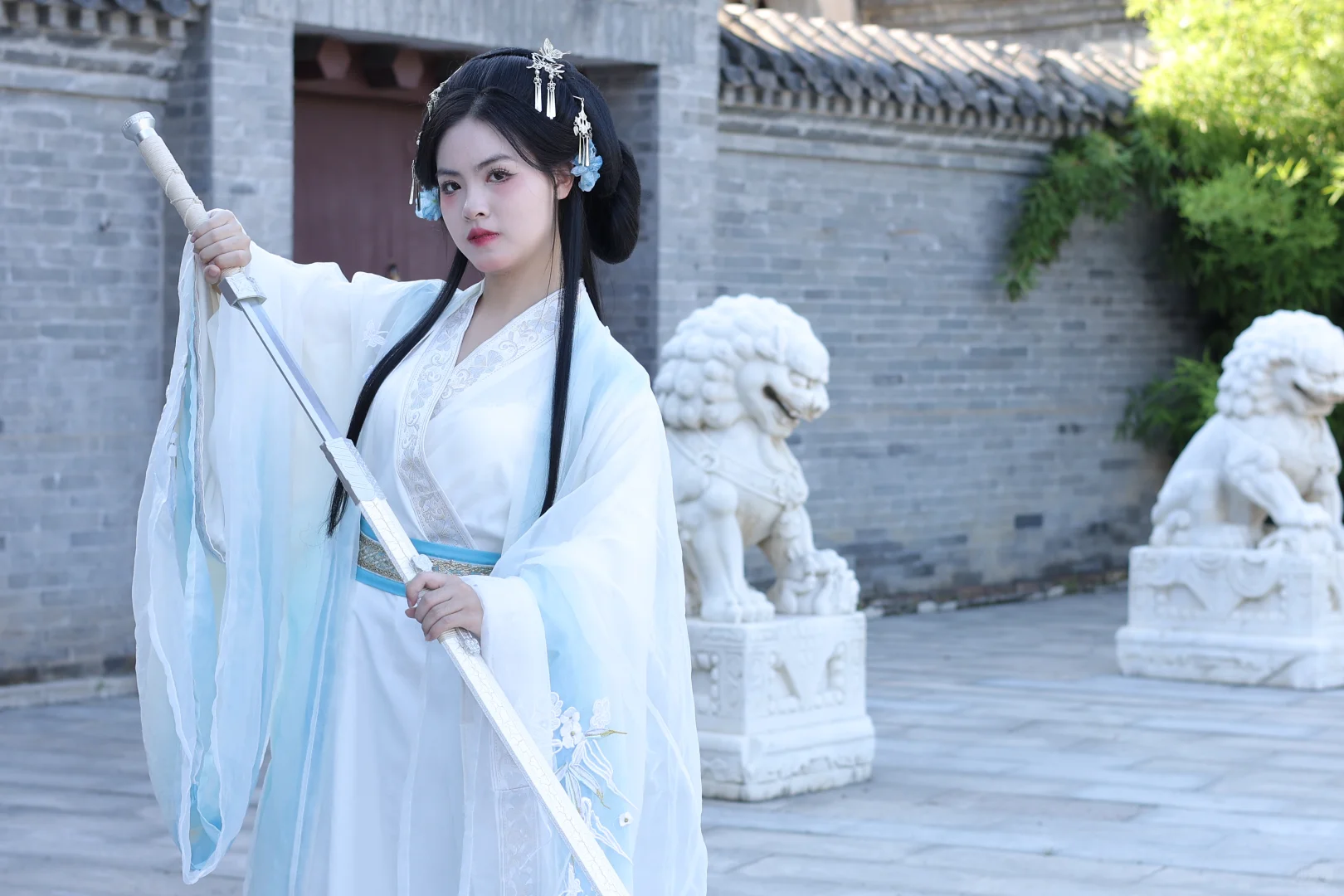白露降，寒蝉鸣。汉服小姐姐登场！