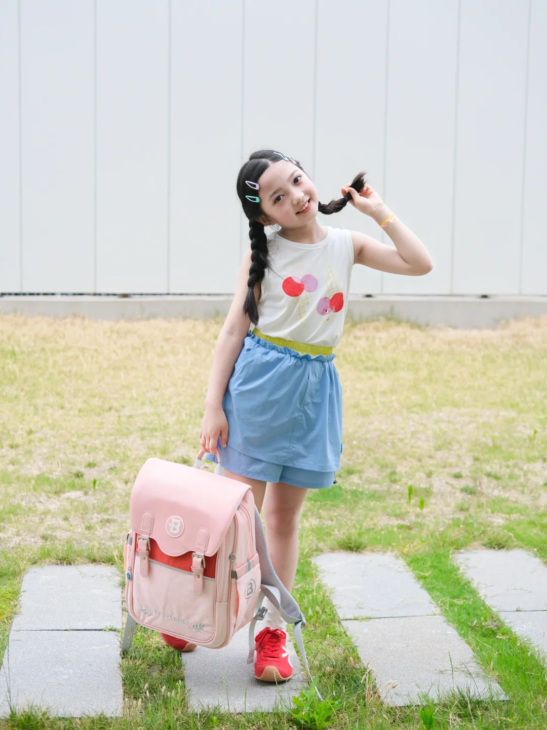 夏天的小学生就要色彩鲜艳