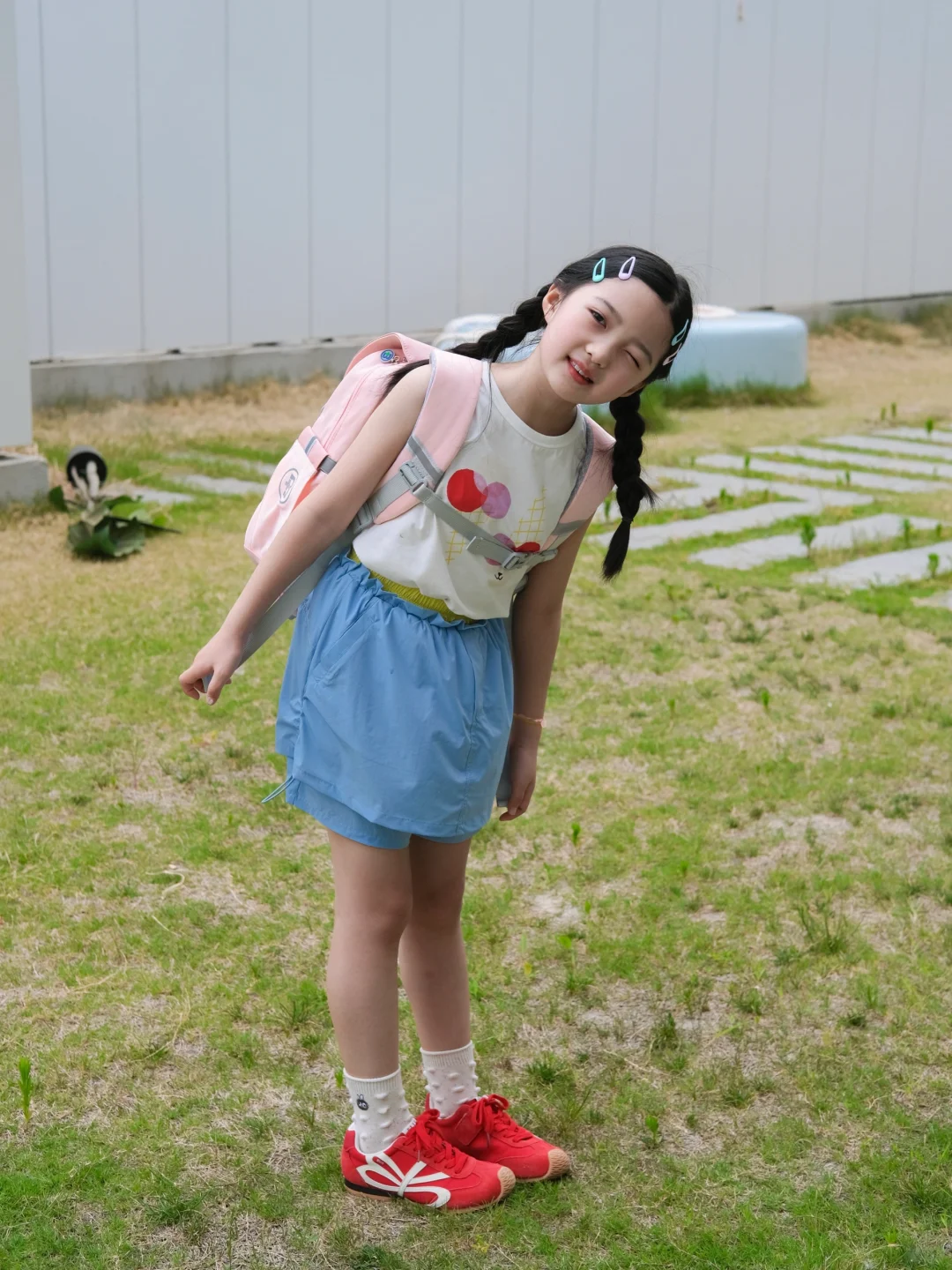 夏天的小学生就要色彩鲜艳