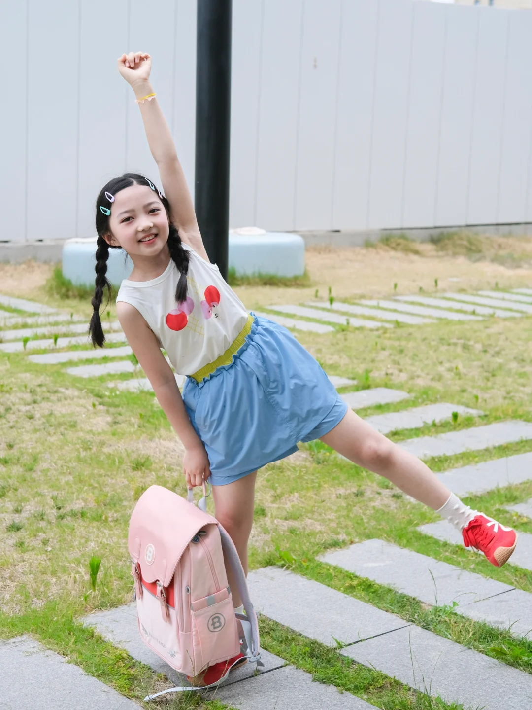 夏天的小学生就要色彩鲜艳