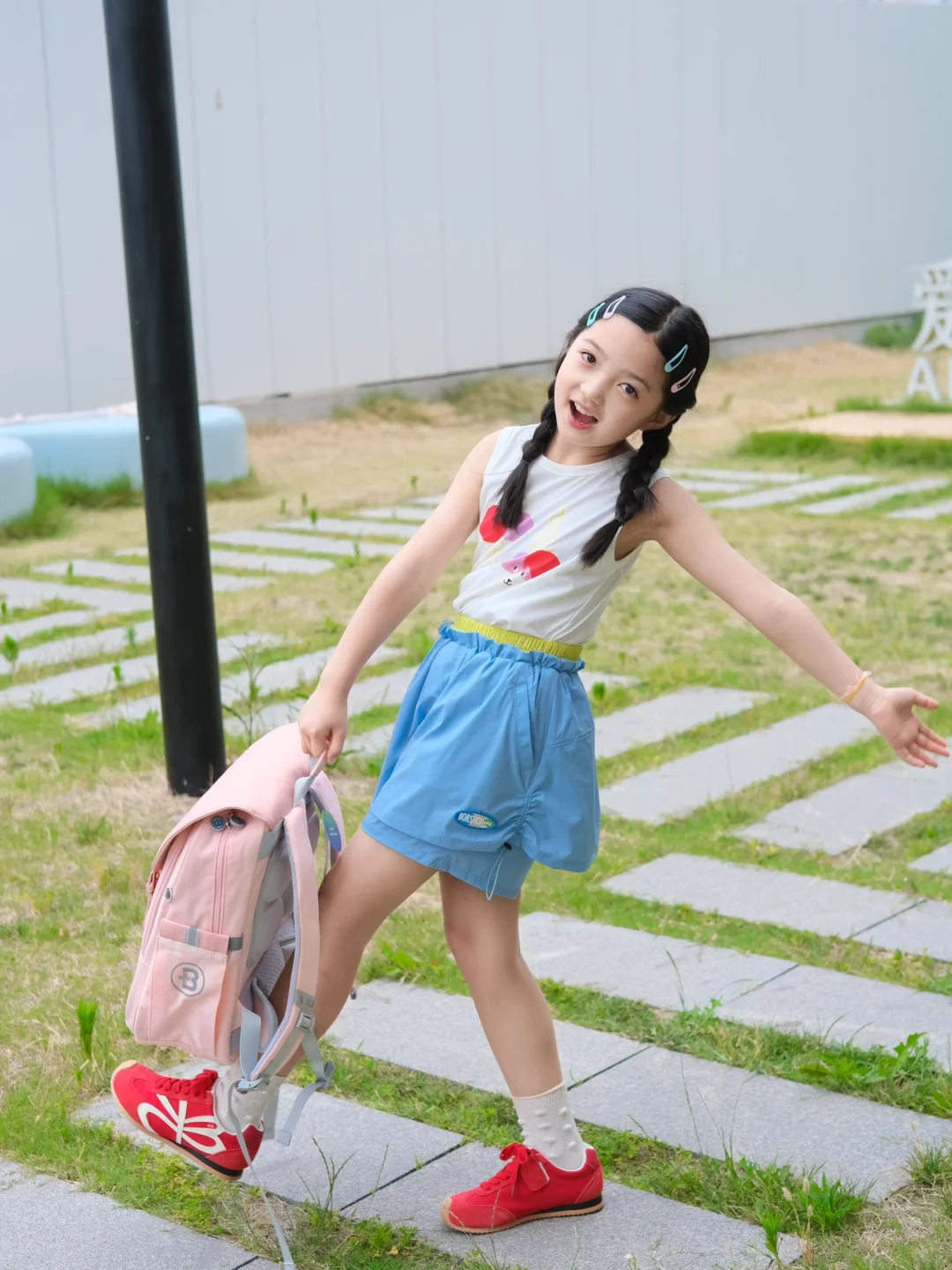 夏天的小学生就要色彩鲜艳