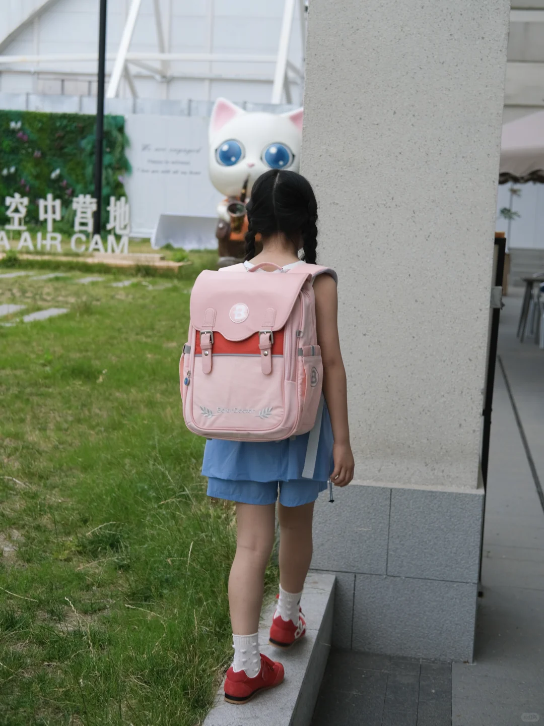 夏天的小学生就要色彩鲜艳