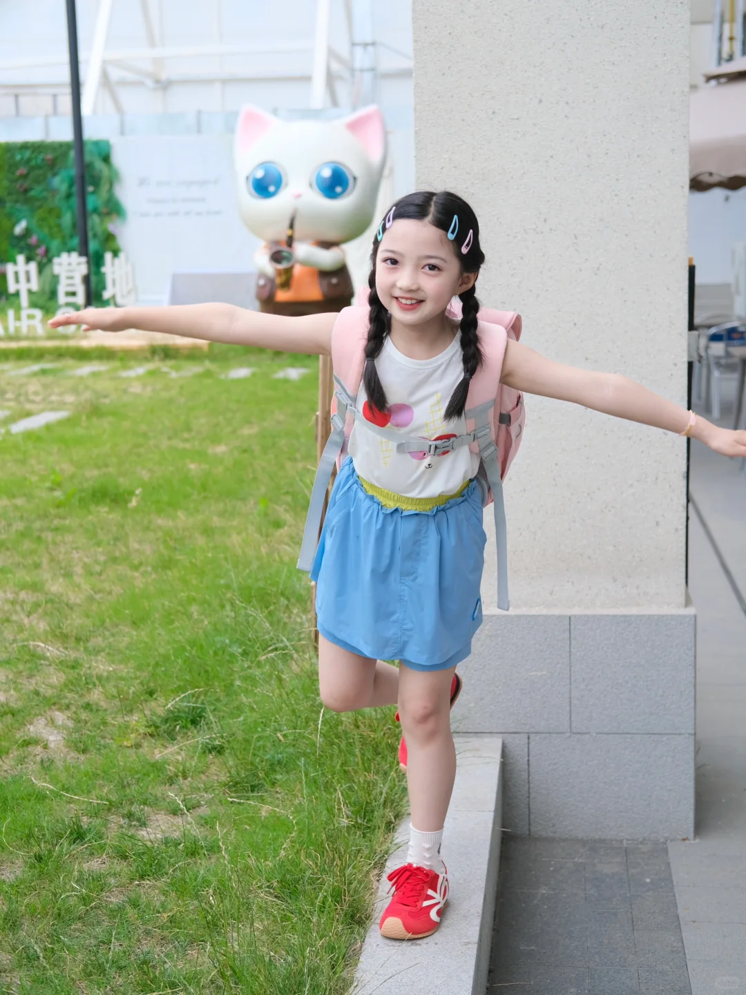 夏天的小学生就要色彩鲜艳