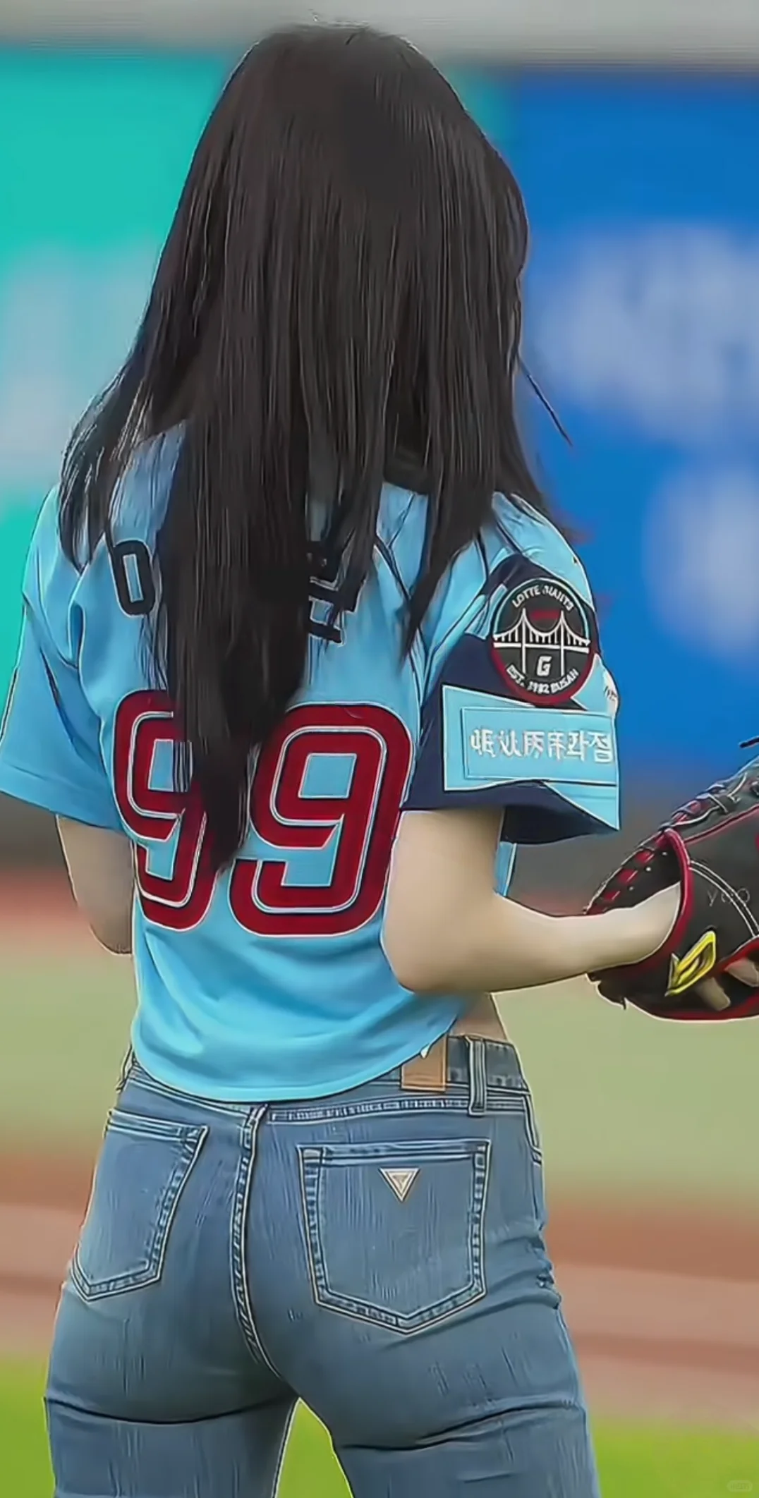 崔乂园牛仔裤