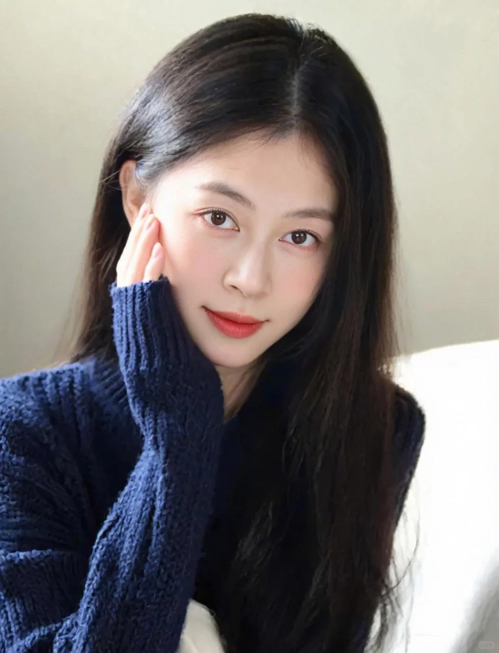 大美女的美感来源于松弛 .