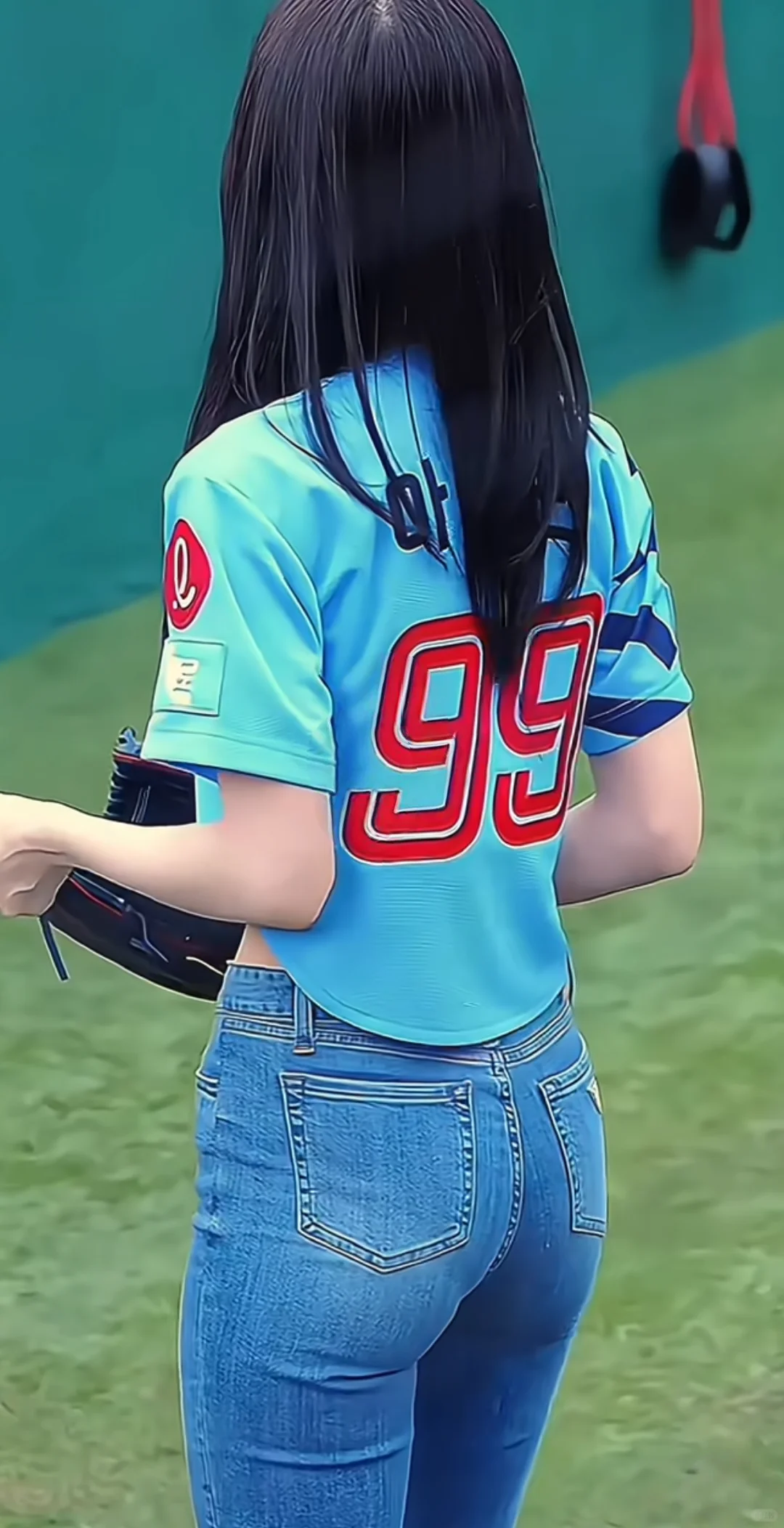崔乂园牛仔裤