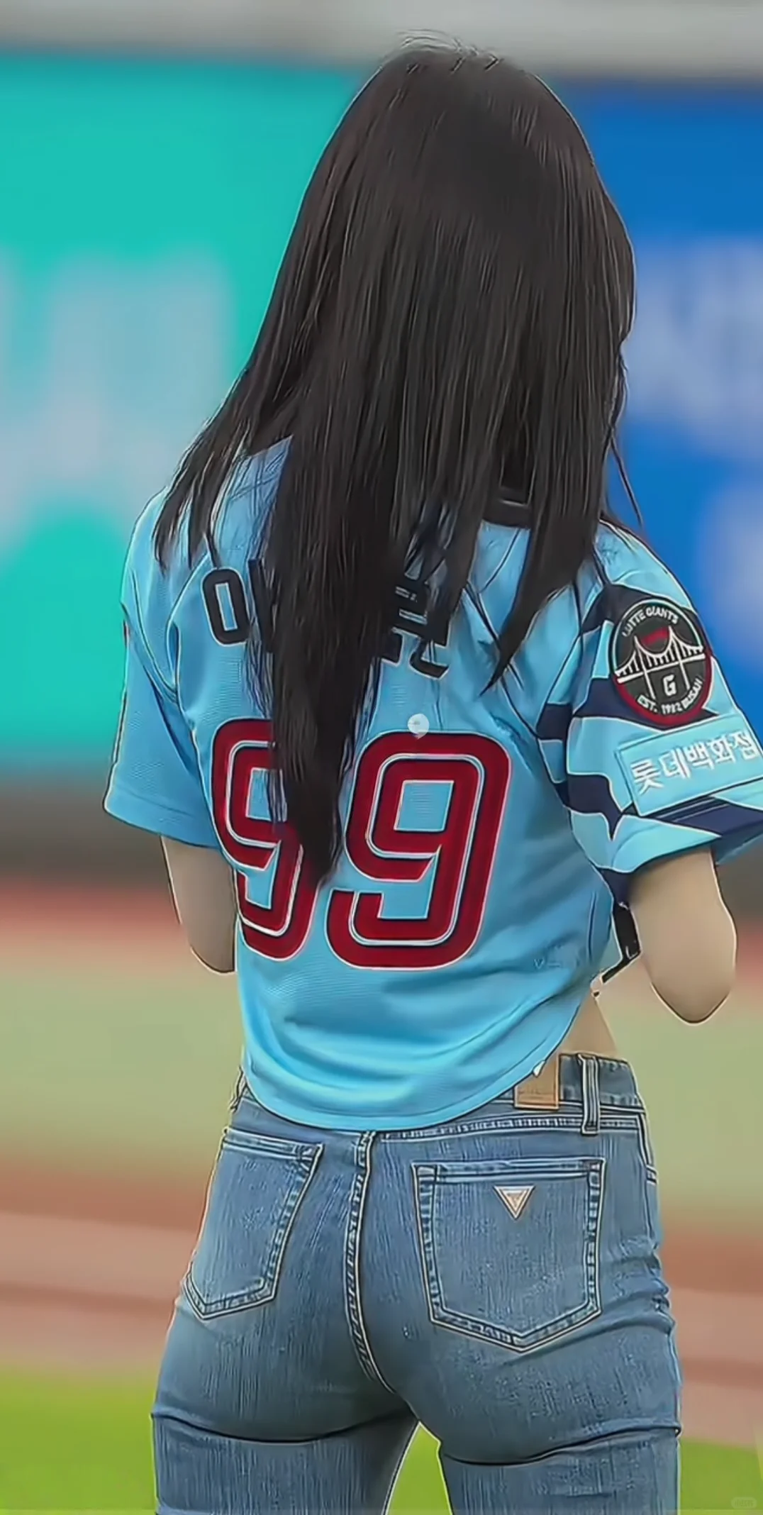 崔乂园牛仔裤