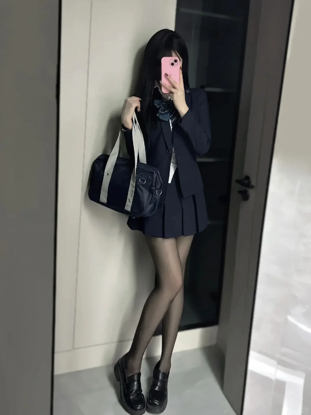 应该不会有人不喜欢黑色吧