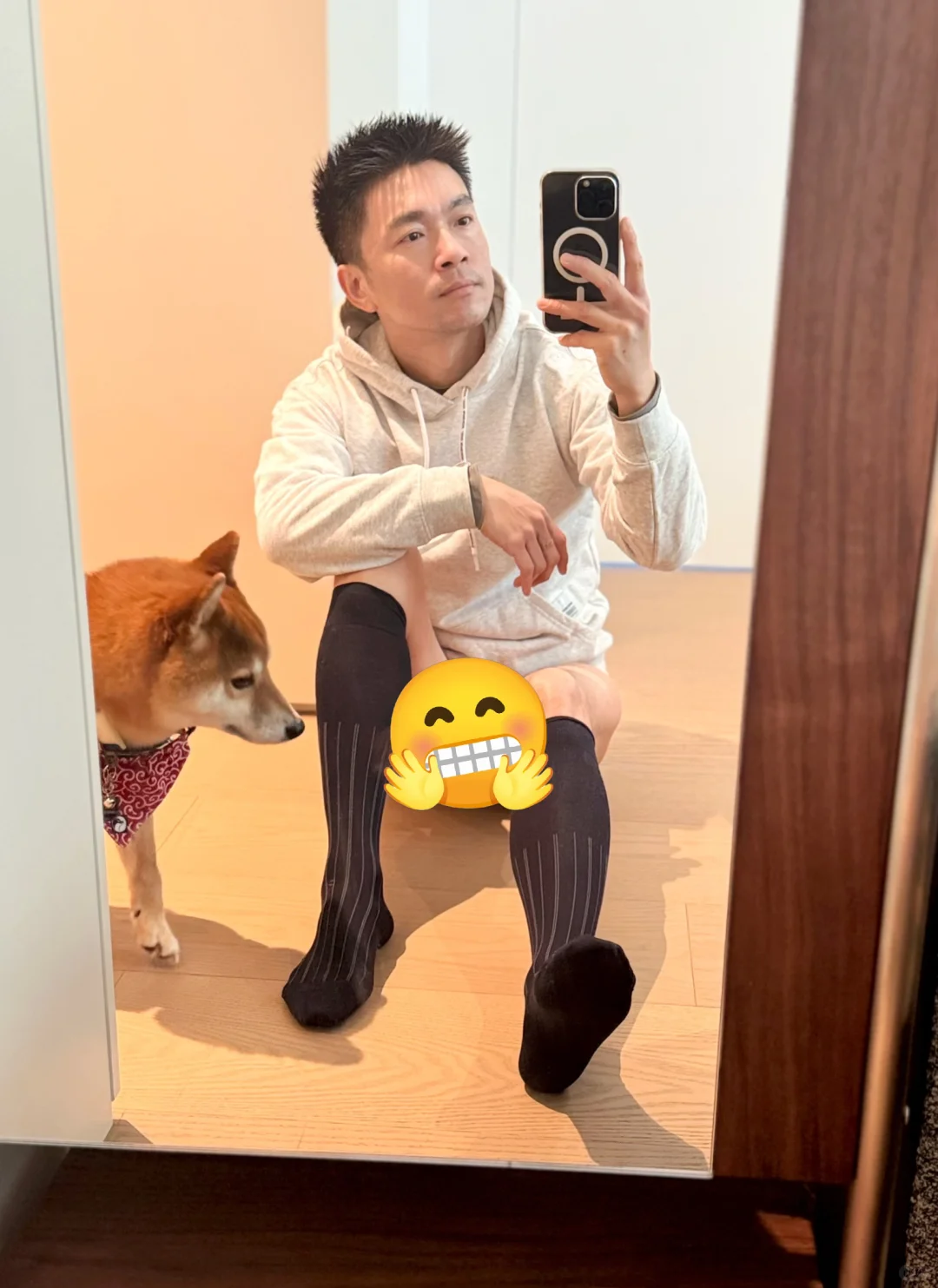 趁冬末再穿Tabio藏青条纹过膝盖的长筒袜🧦