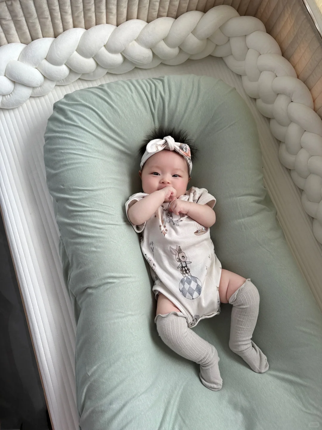 小月龄宝宝穿搭｜夏天最爱包屁衣搭配过膝袜