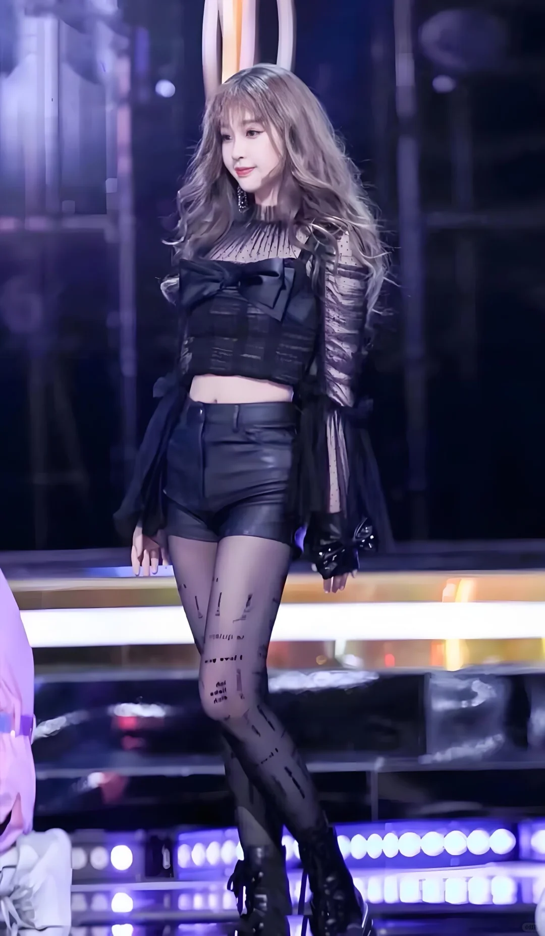 虞书欣💋综艺节目（黑丝）穿搭🥰