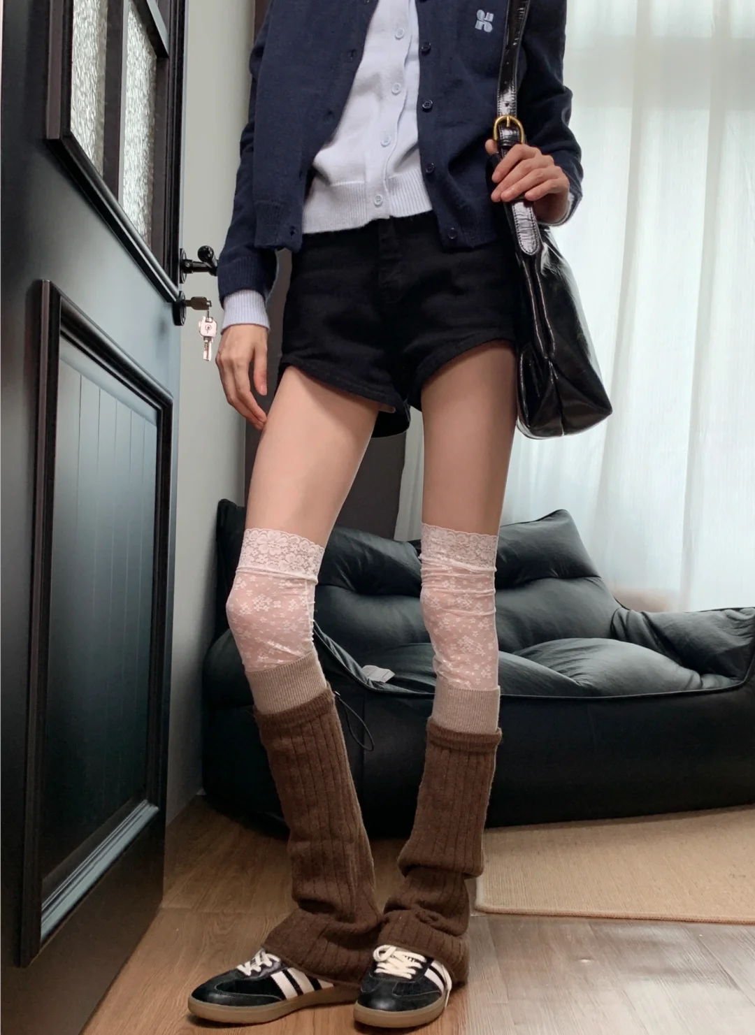 拯救所有短裤短裙！万能过膝袜叠穿术来啦～