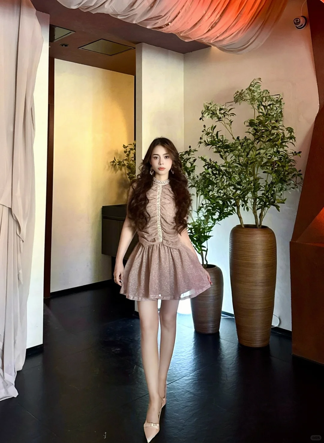 她实在是娇艳 有点脾气又如何？