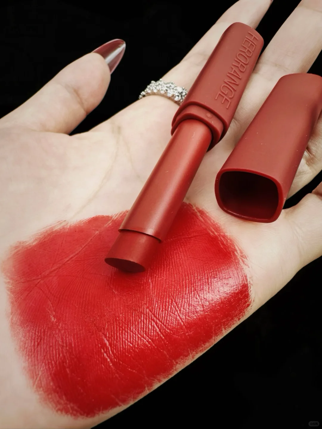 宝子速进！黑发红唇，东方女性的永恒魅力✨