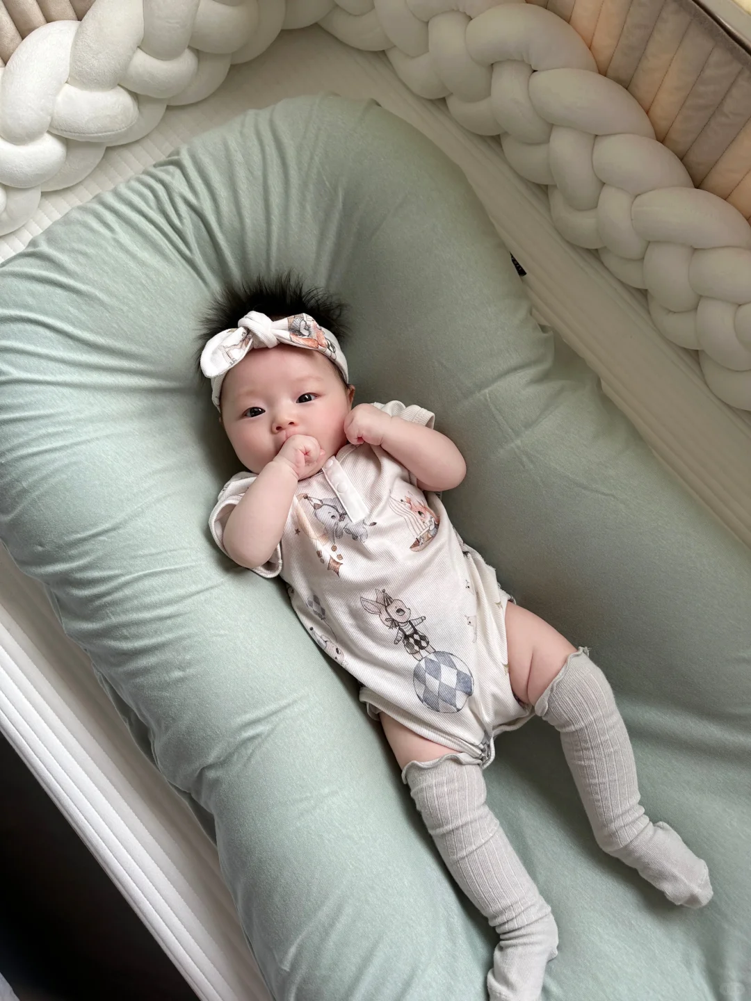 小月龄宝宝穿搭｜夏天最爱包屁衣搭配过膝袜