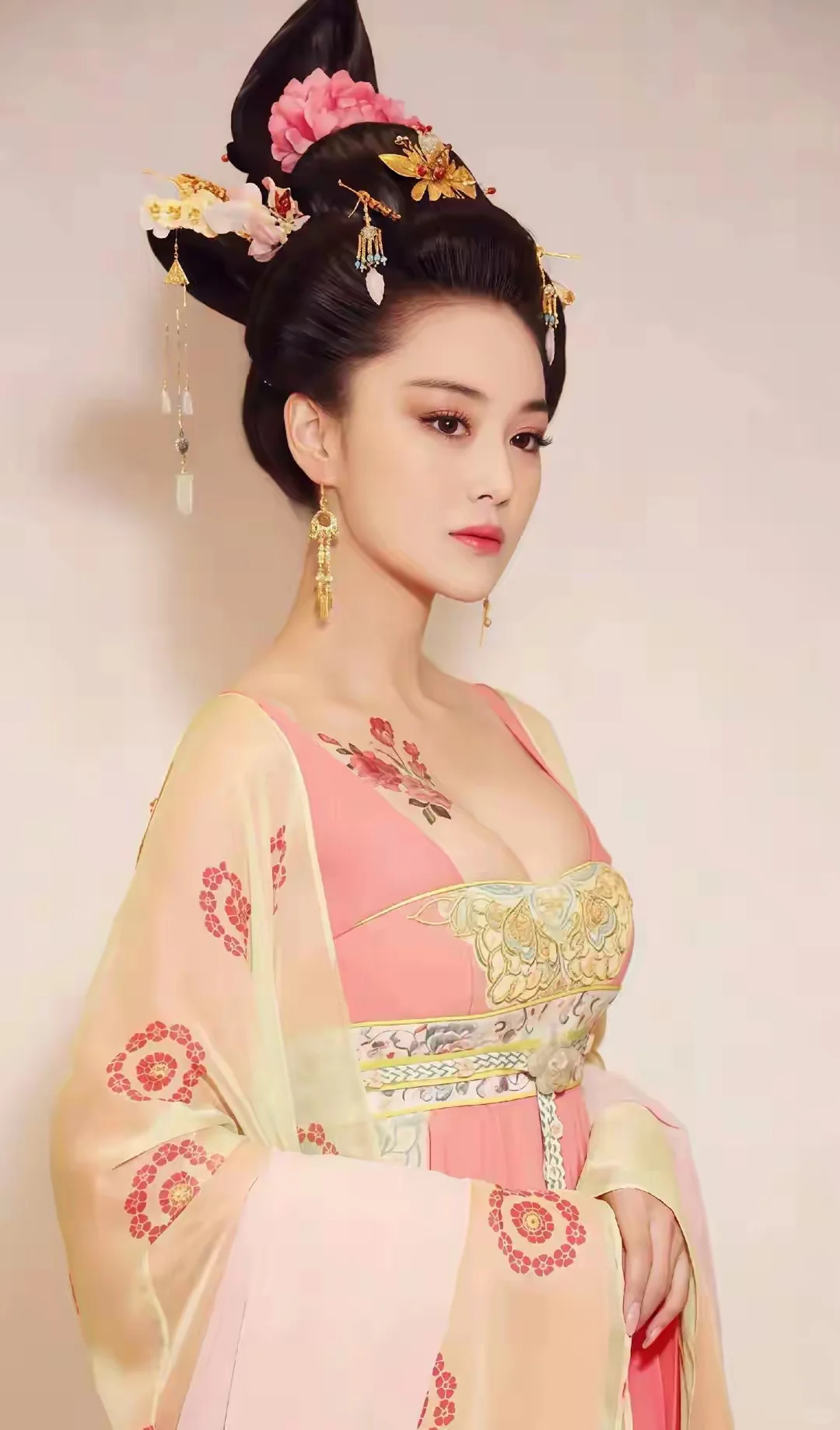 张馨予贵妃图系