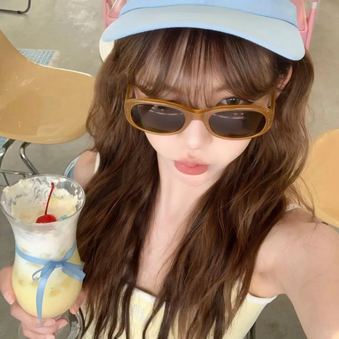 调皮甜美女生头像