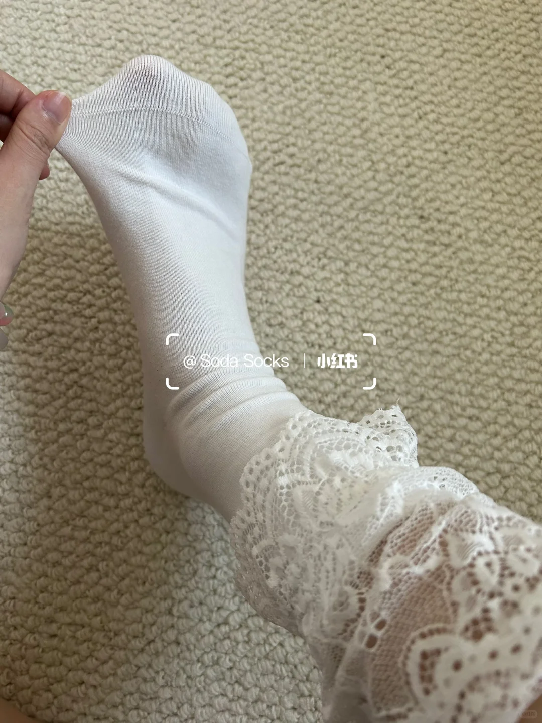 好纠结啊～秋冬是穿小腿袜还是过膝袜好呢